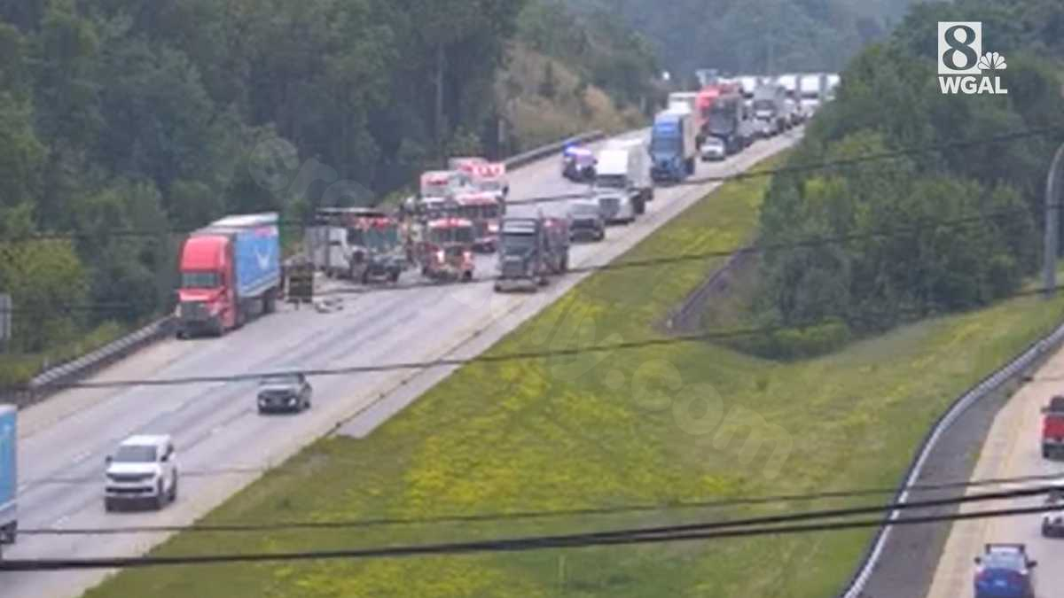 Crews respond to crash on I-81 near I-83 split