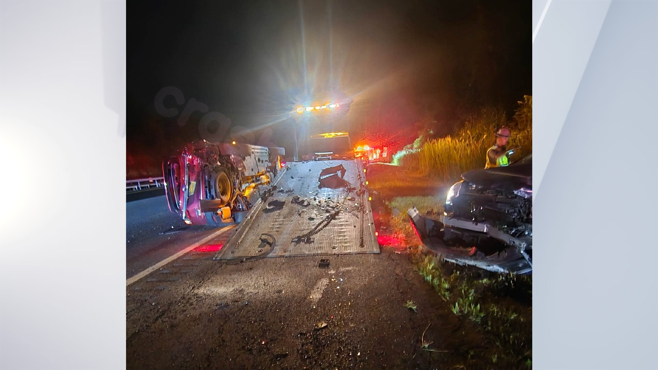 3 injured after car crashes into tow truck in Colonie