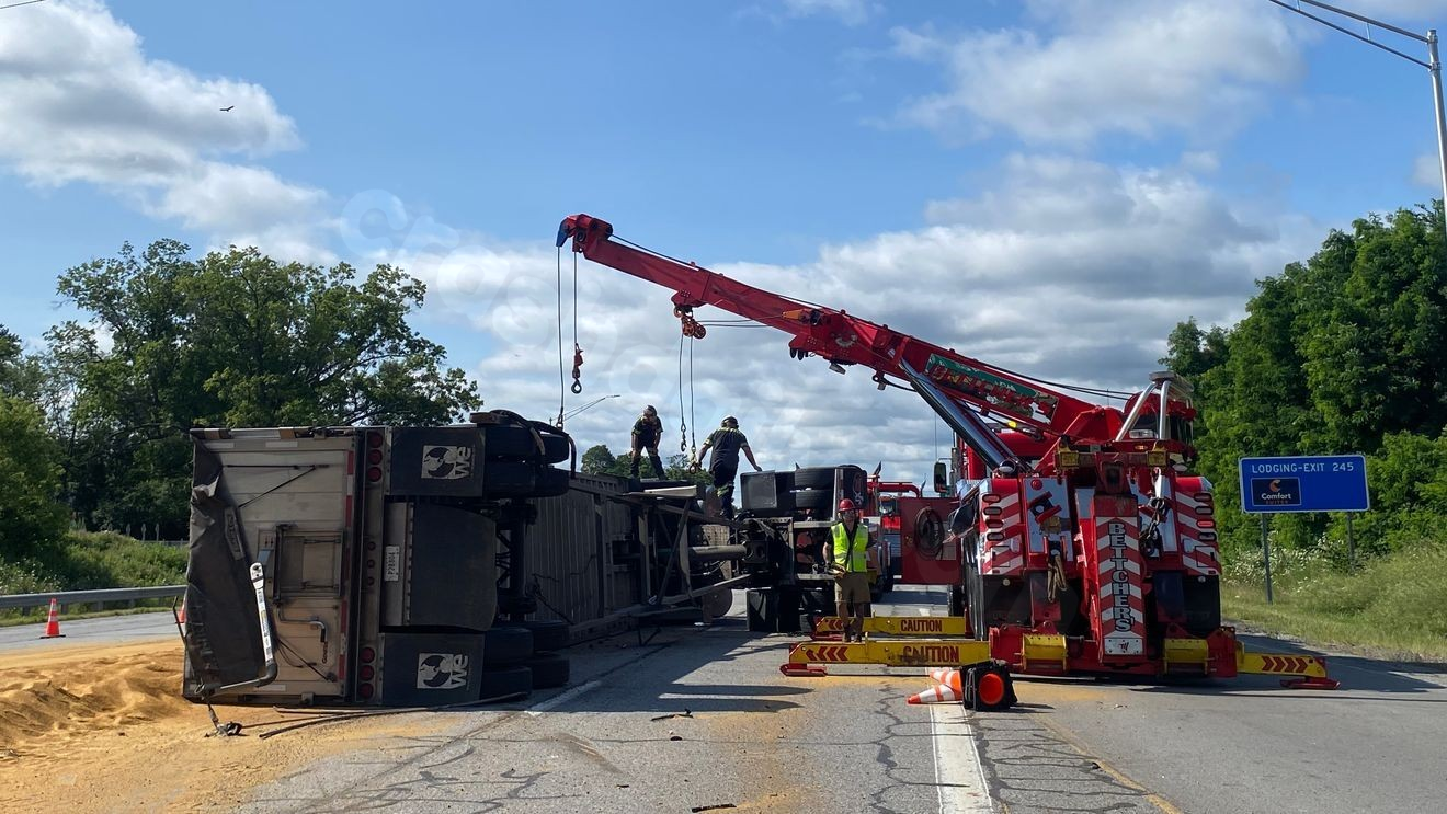 Semi rollover causes backup along US-31 near South Bend