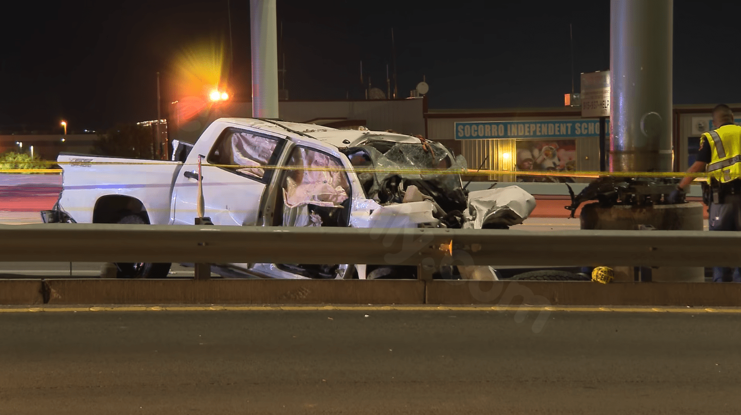 2 killed in 3-vehicle crash on Loop 375 in El Paso