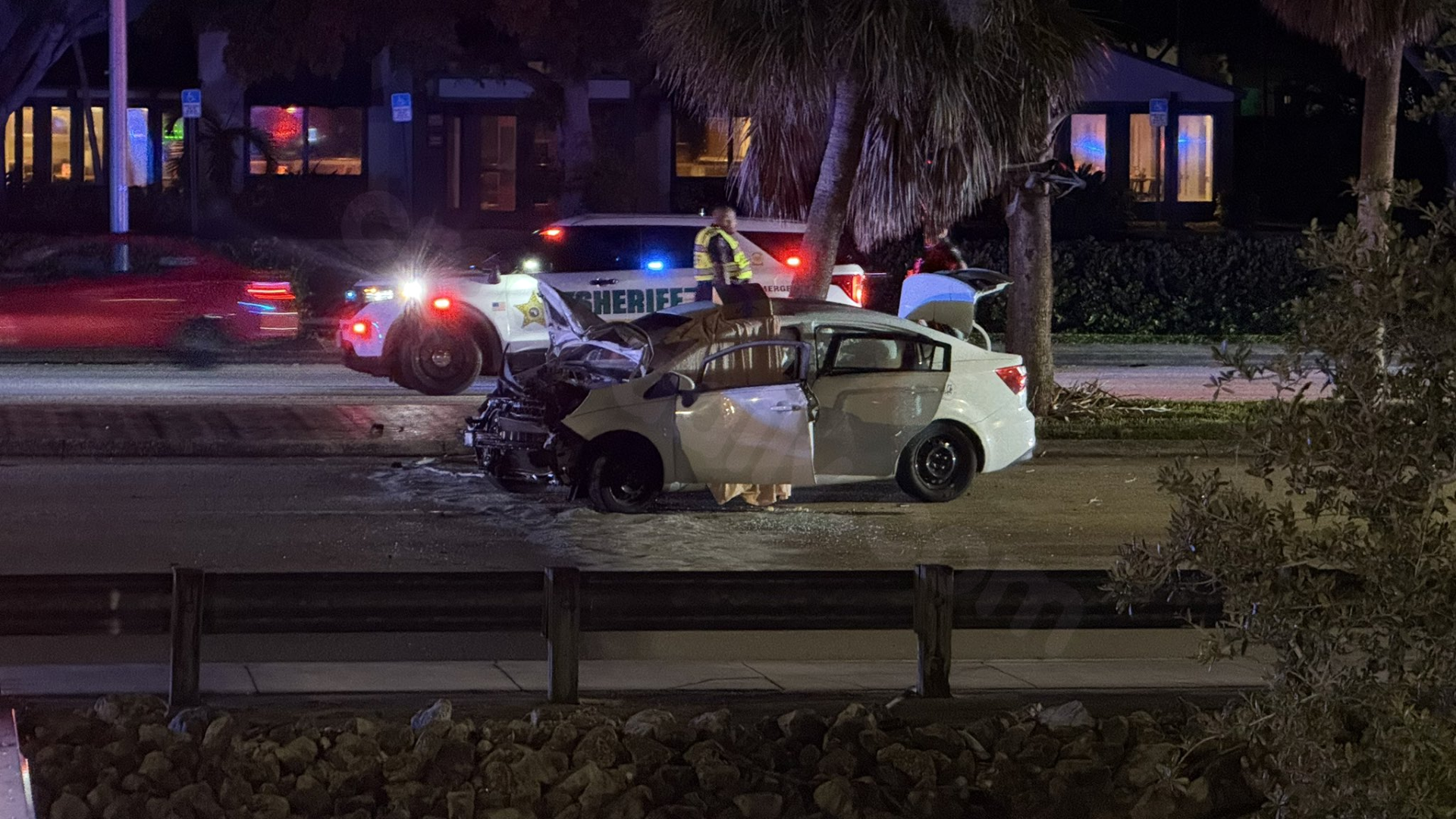 Deadly crash shuts down westbound College Parkway in Lee County