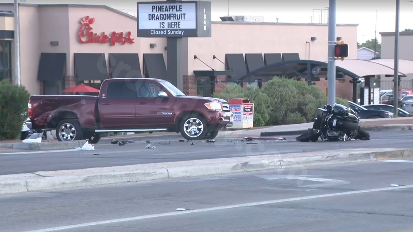 Motorcycle crash shuts down Zaragoza Road near Montwood in East El Paso