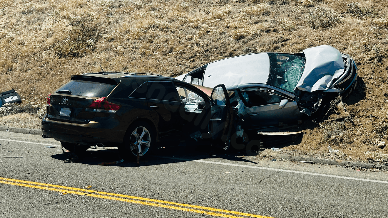 1 dead, 2 seriously hurt in head-on crash at Auberry and Millerton in Fresno County