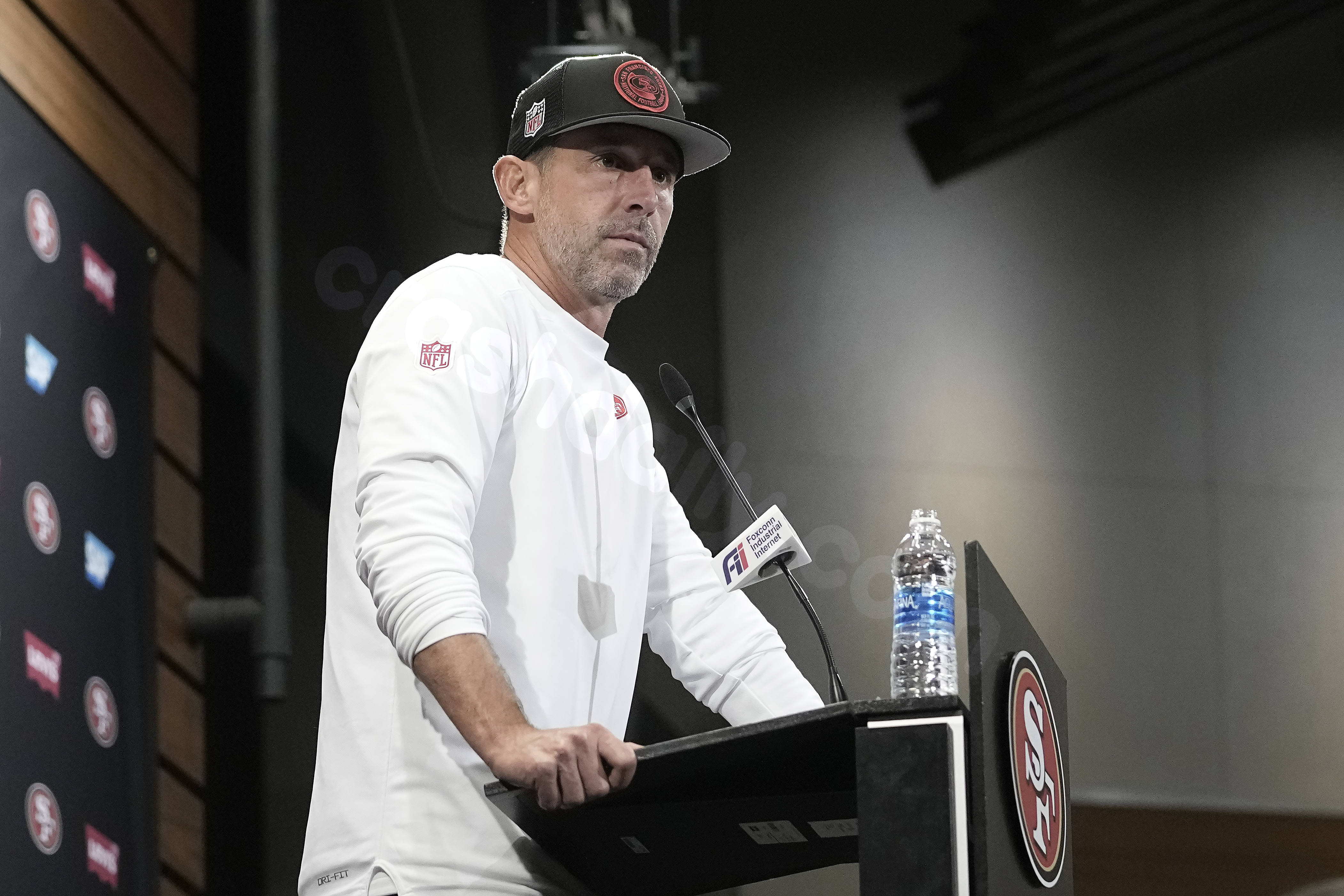 49ers head coach hurt in car accident