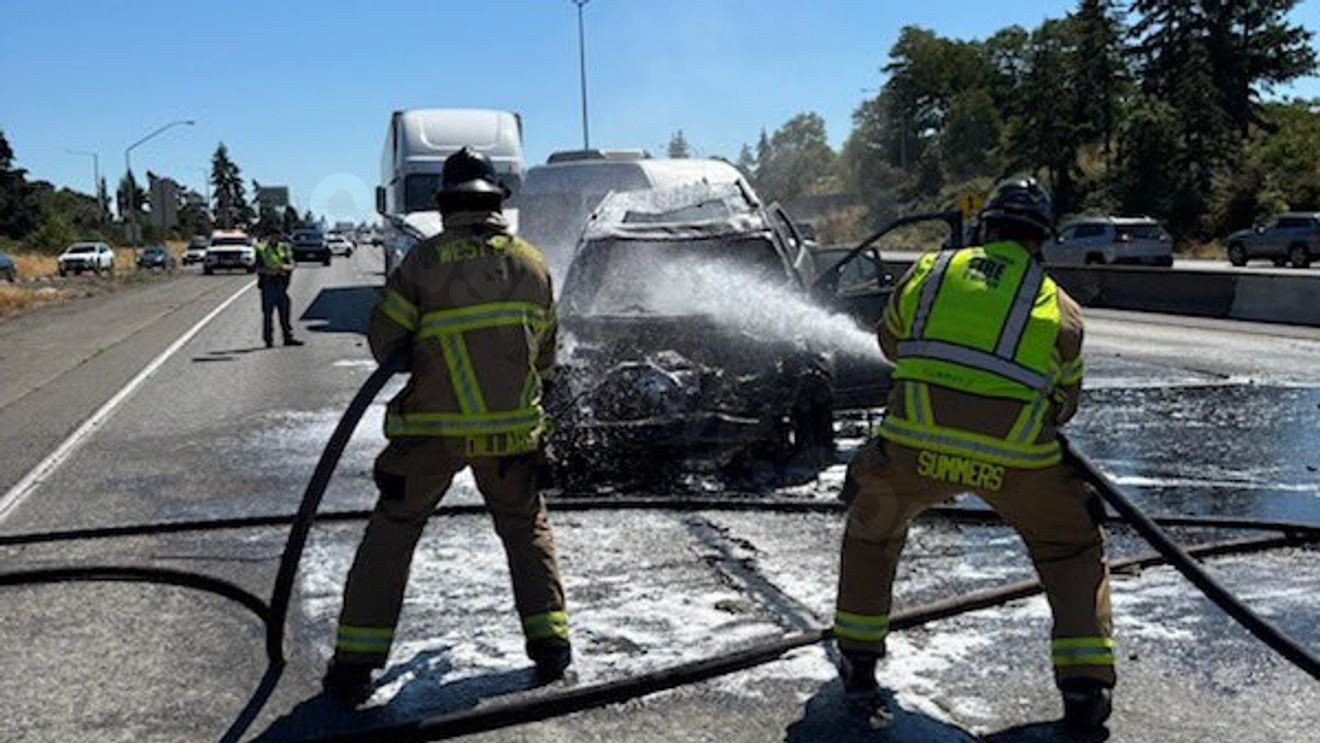 Crash involving two semis, three cars snarls traffic on I-5 in Tacoma