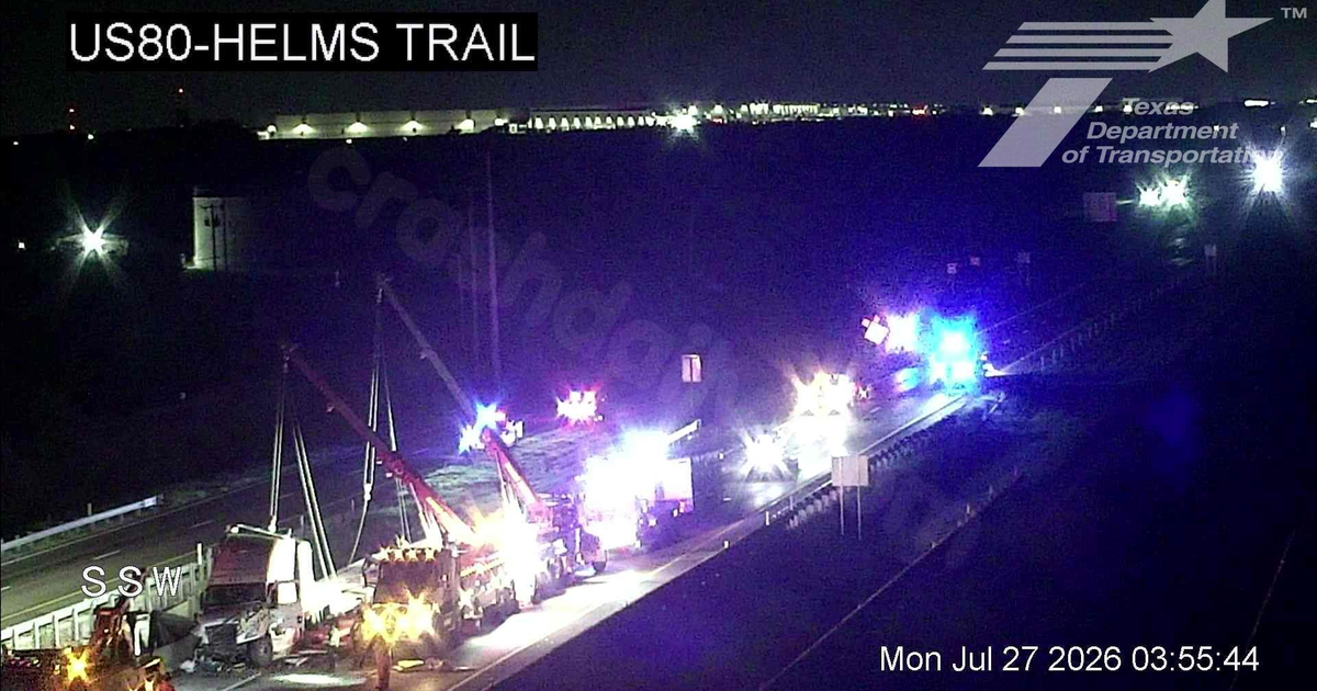 18-wheeler slams into car, killing woman and 2 children along North Texas highway, officials say
