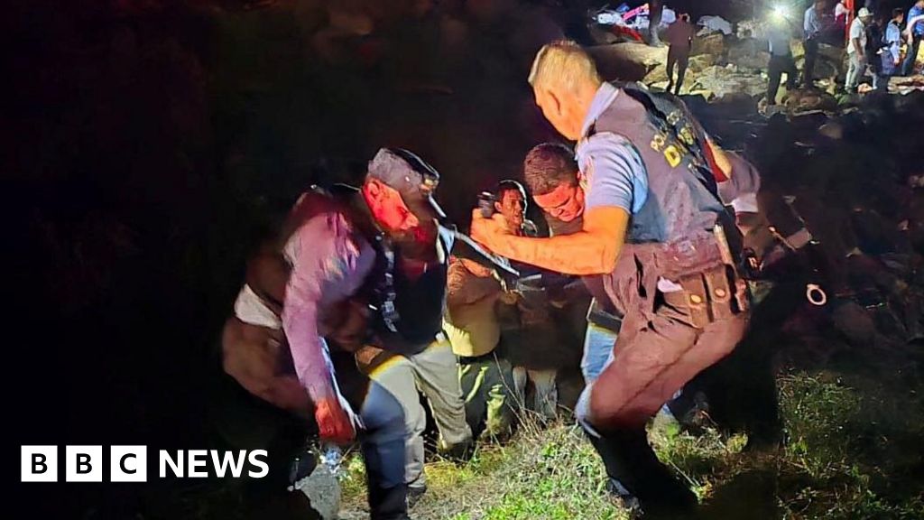 12 killed in Honduras plane crash in Caribbean coast