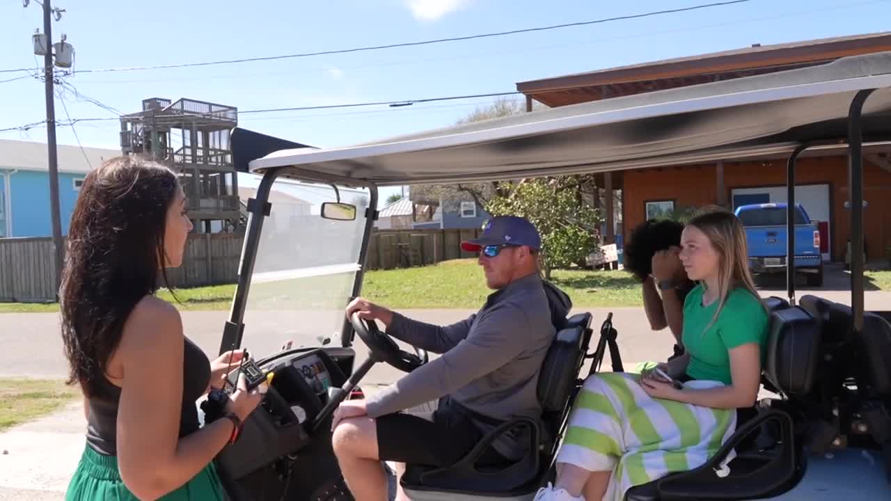 Deadly golf cart accident claims life of 52-year-old man in Port Aransas