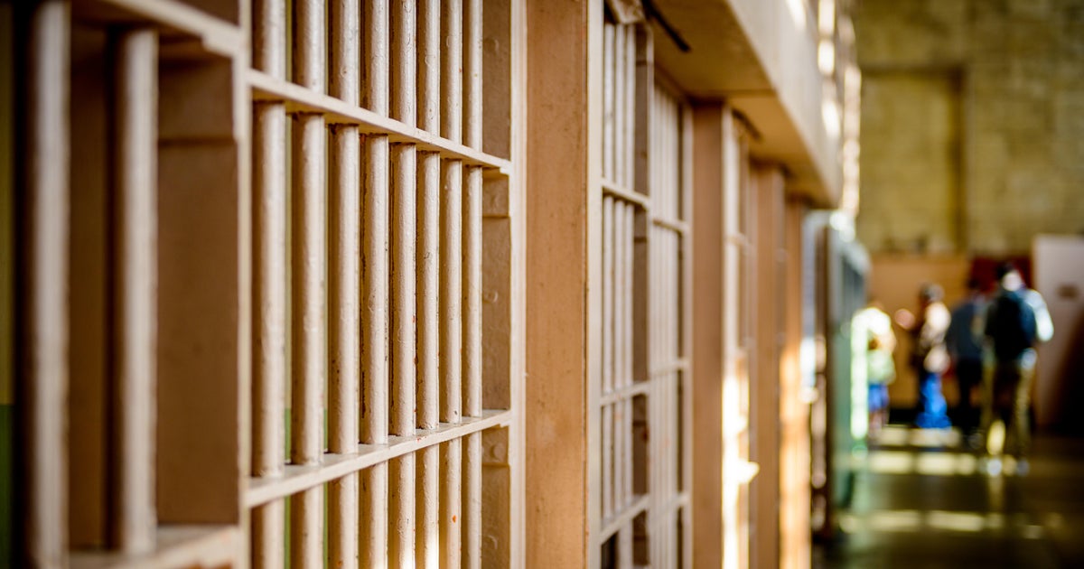 Inmates from Dallas County in bus crash, according to sheriff's office