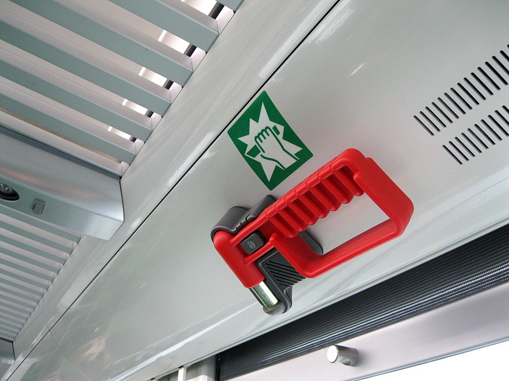 Emergency hammer