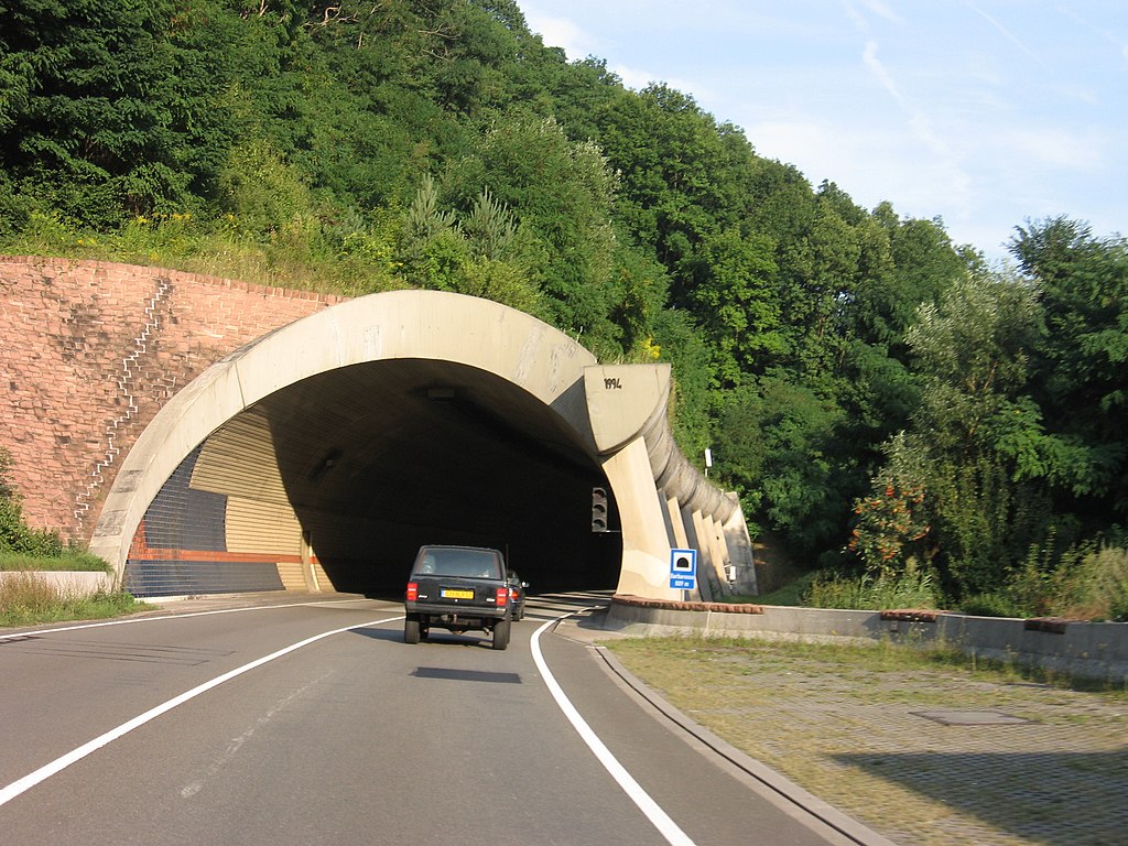 Tunnel